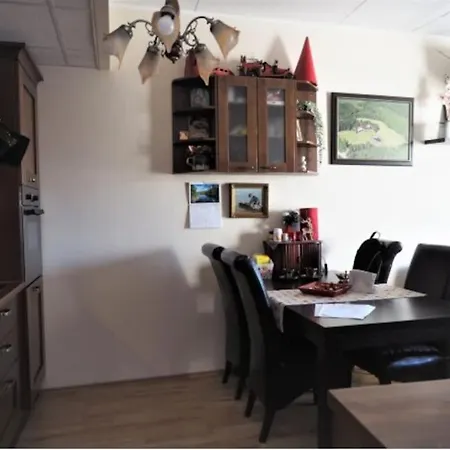 Perheasunto 4h+k+s Apartmán Tallinn